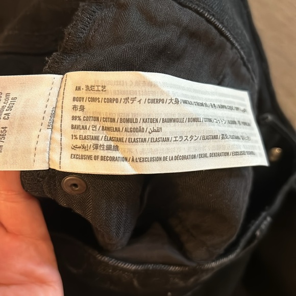 ABERCROMBIE THE MOM HIGH RISE JEAN BLACK WITH DISTRESSING EUC SIZE 26 SHORT - Picture 7 of 7